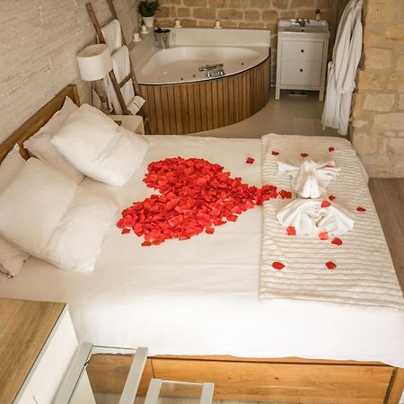 Chez Millouz - Triplex Semi-Troglodyte Apartment Pontoise Ngoại thất bức ảnh