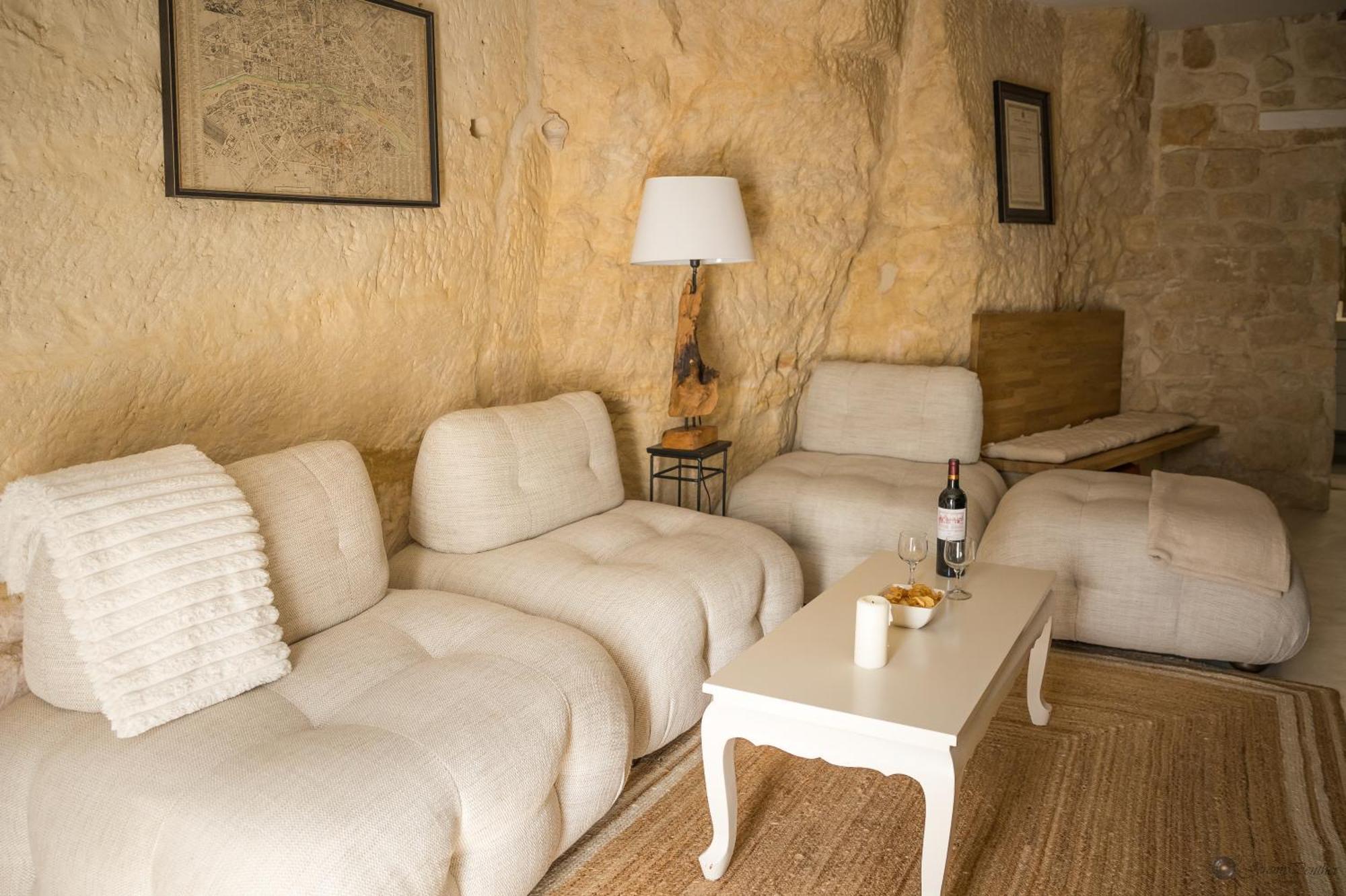 Chez Millouz - Triplex Semi-Troglodyte Apartment Pontoise Ngoại thất bức ảnh