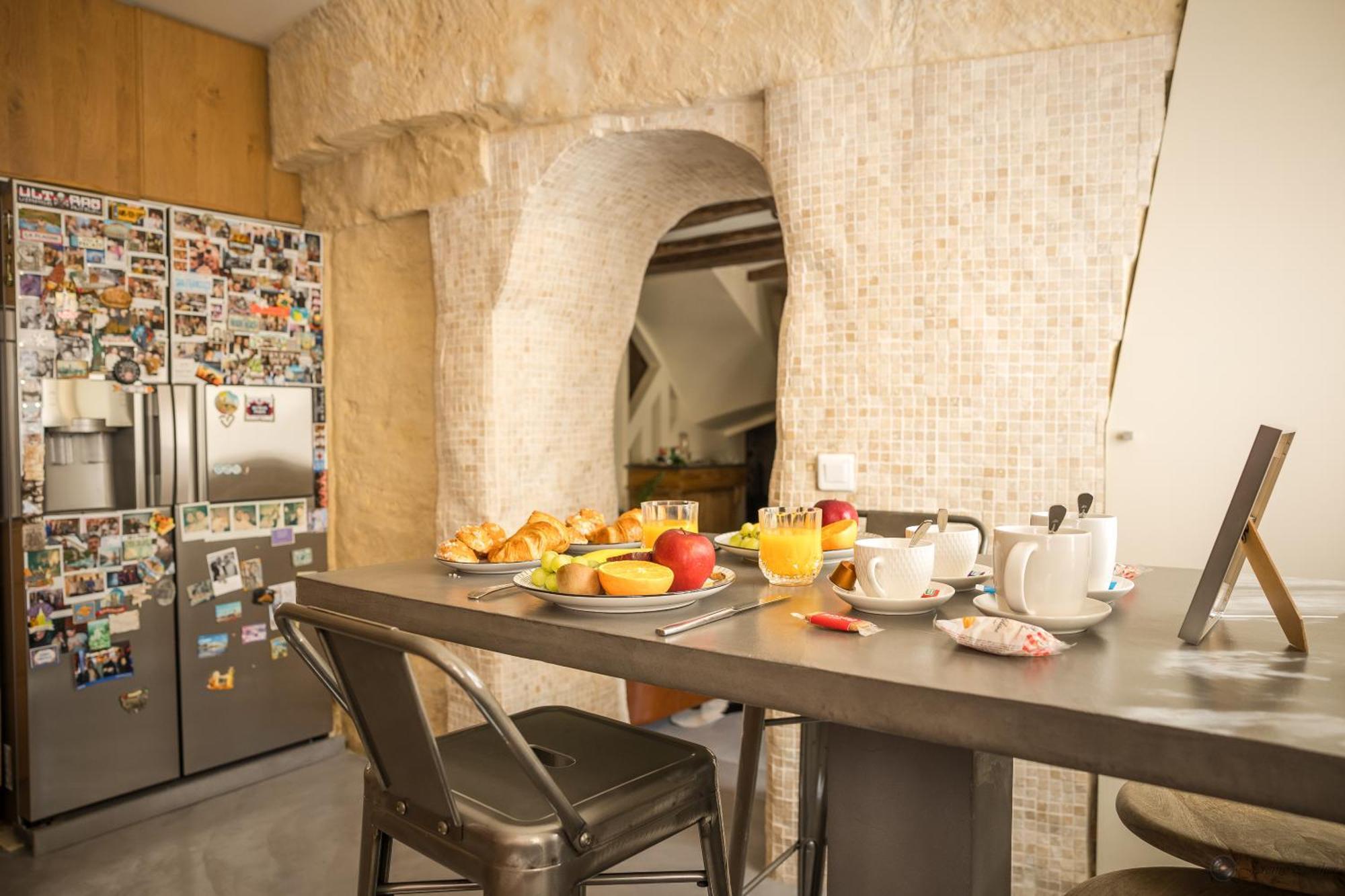 Chez Millouz - Triplex Semi-Troglodyte Apartment Pontoise Ngoại thất bức ảnh