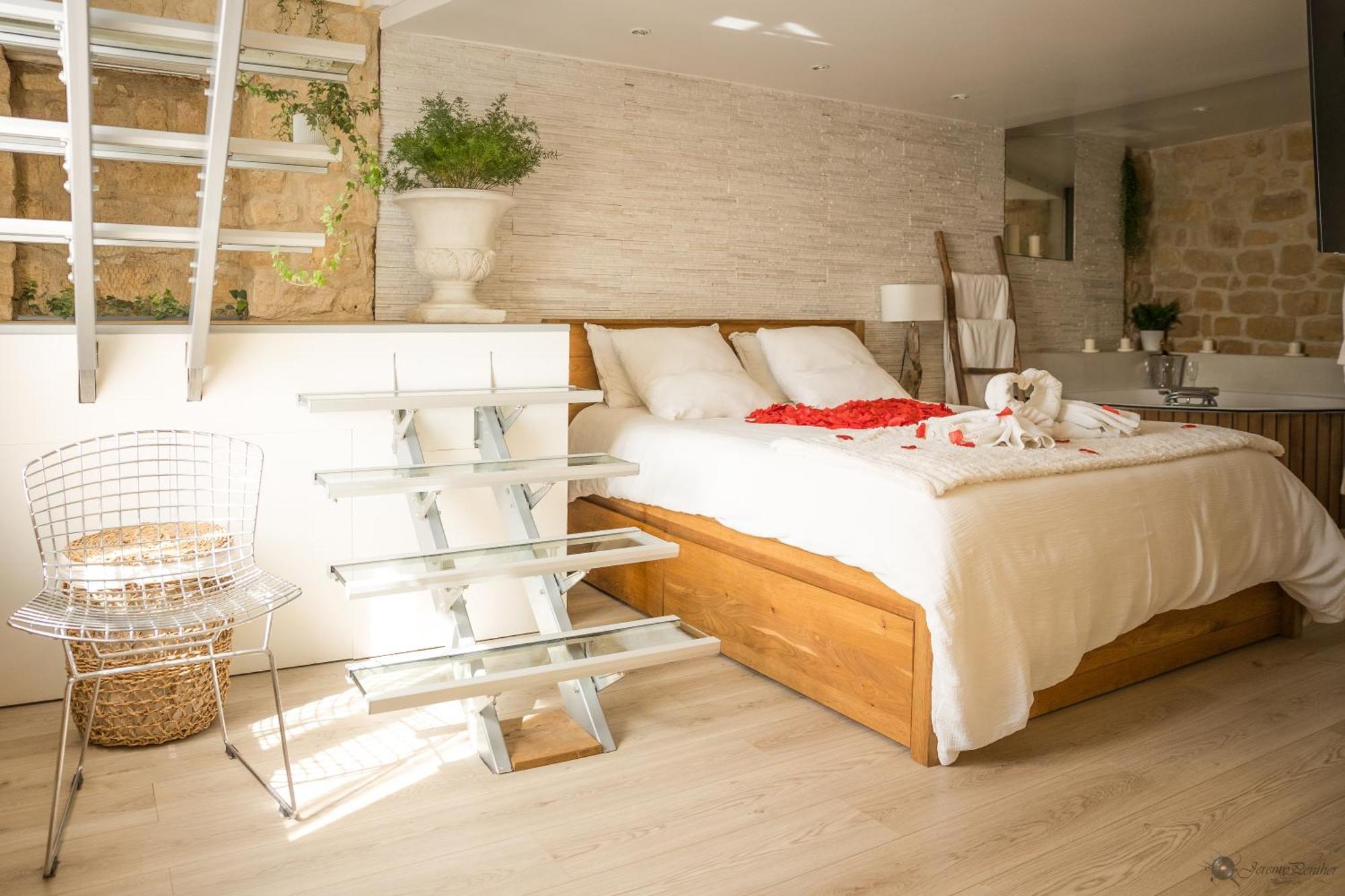 Chez Millouz - Triplex Semi-Troglodyte Apartment Pontoise Ngoại thất bức ảnh